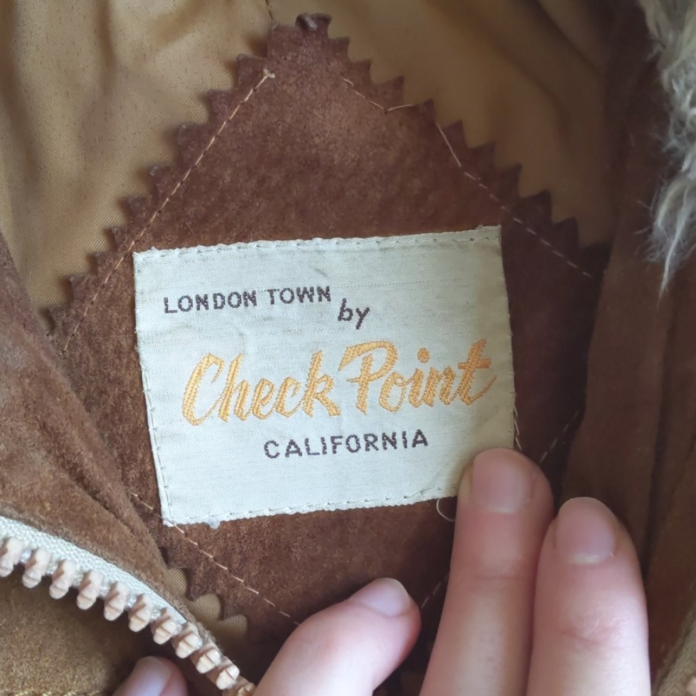 Vintage Brown Leather Jacket with rabbit Fur Collar - Picture 2 of 8